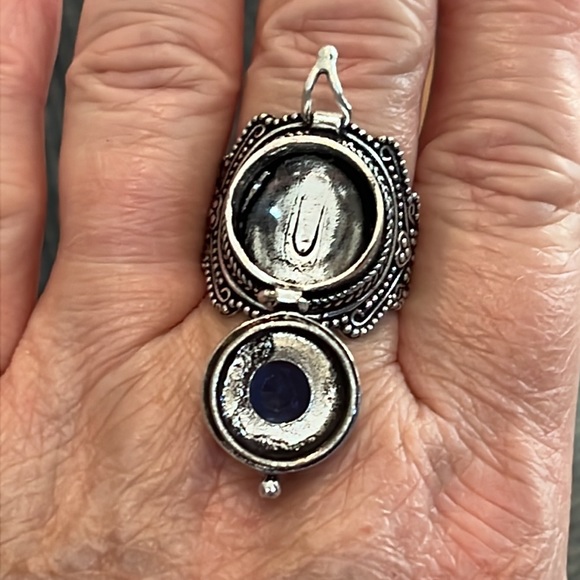 #458 Synthetic Blue Topaz Handcrafted Poison โ ๏ธ Ring ๐ Size 9 NWOT - Picture 8 of 15